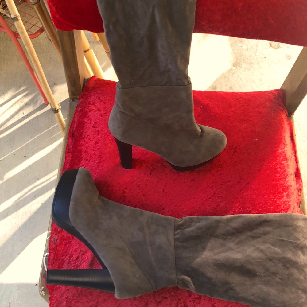 Thigh-high gray boots